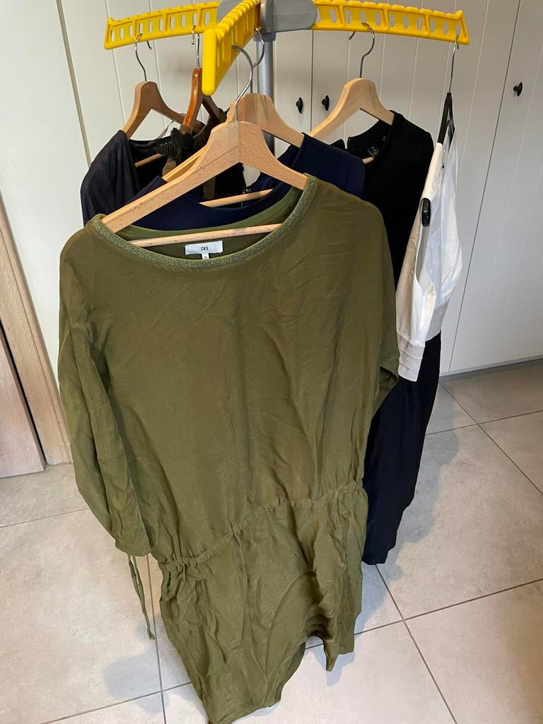 2 banenendozen vol merkkledij maat m- l-xl, Ophalen, Zo goed als nieuw, Maat 42/44 (L)