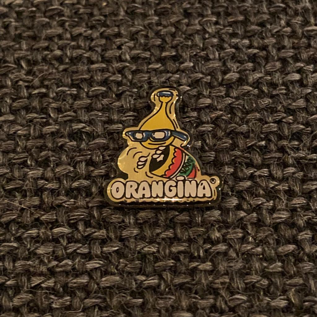 PIN - ORANGINA - LIMONADE - LEMONADE, Collections, Envoi, Utilisé, Marque, Insigne ou Pin's