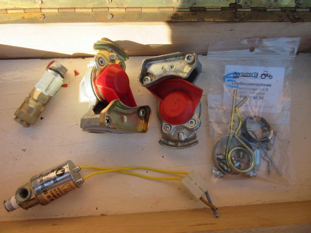 luchtkoppelingen - luchthoorn, Ophalen of Verzenden, Zo goed als nieuw