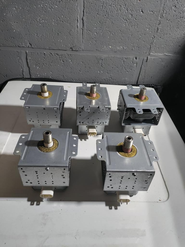 Magnétron de micro-onde, Elektronische apparatuur, Microgolfovens, Ophalen