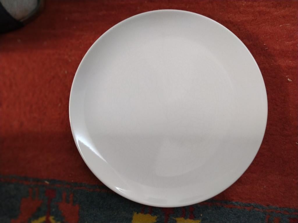 Diverses assiettes plates, Enlèvement ou Envoi, Comme neuf