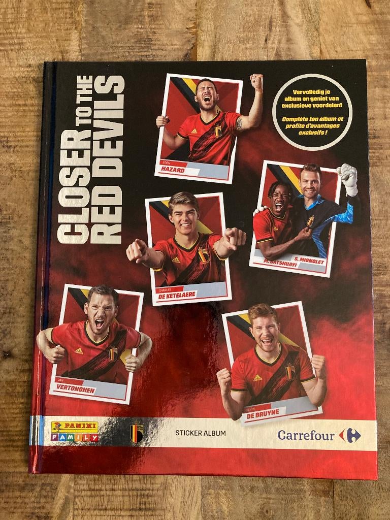 Stickeralbum - Closer to the Red Devils - Carrefour, Enlèvement ou Envoi, Utilisé