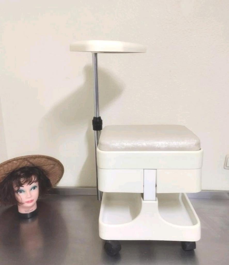 🟣 💅🪮💄 vintage manucure rangement chaise année 1980, Tissus, Chaise d'époque 1980s 1990s blanc roulettes  & chromé, Enlèvement