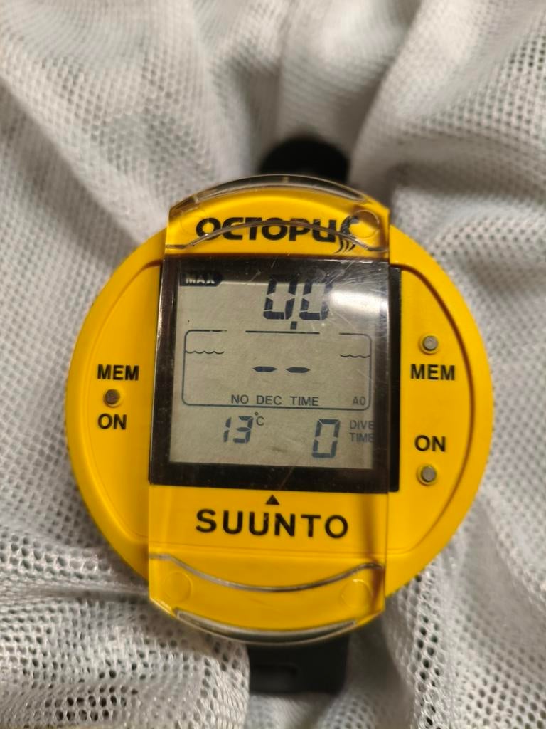 Ordinateur de plongée SUNNTO, Ophalen of Verzenden, Duikcomputer