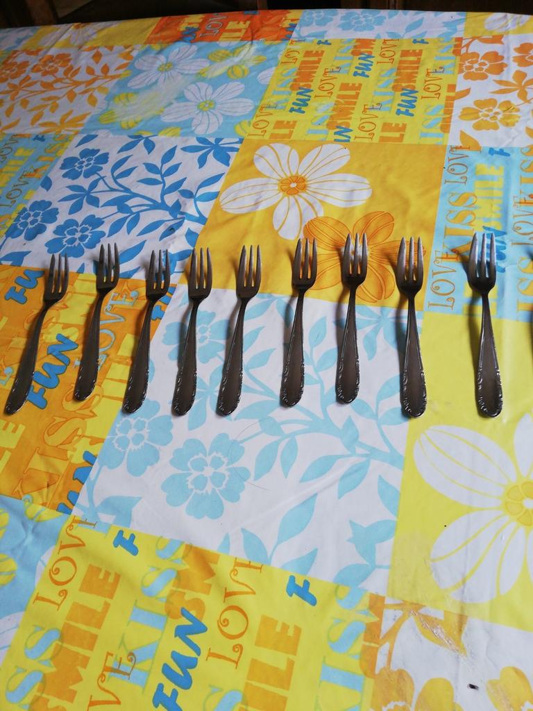 10 fourchettes à dessert. Inox 18., Maison & Meubles, Cuisine | Couverts, Enlèvement ou Envoi, Comme neuf