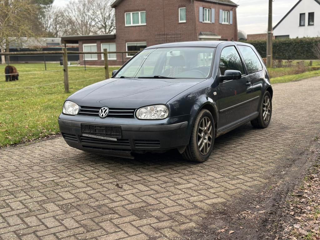 Volkswagen Golf 4 1.6 16v 2002 Climatisation 750€, Autos, Argent ou Gris, Achat, Entreprise, Boîte manuelle