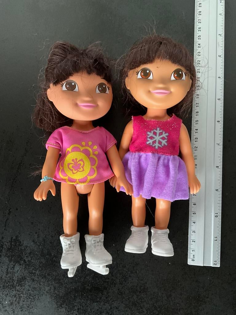 2 dora poppen, Ophalen, Gebruikt