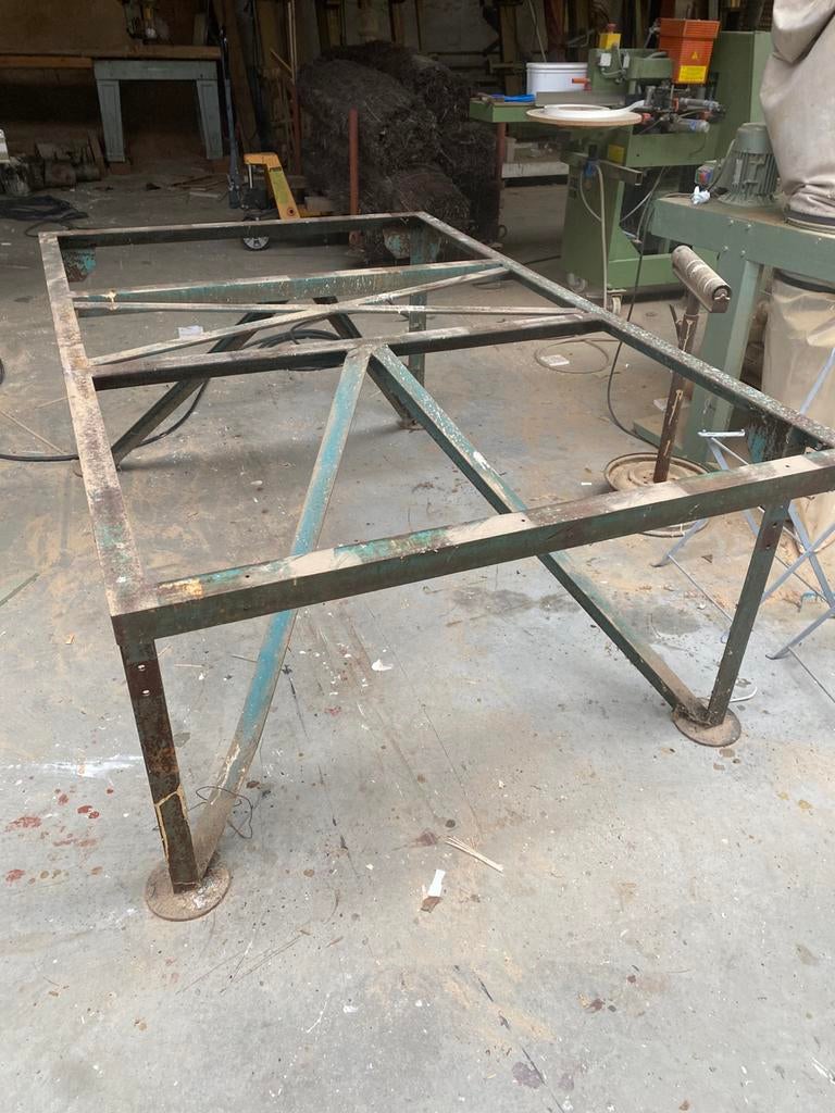 Zwaar ijzeren tafel onderstel, Ophalen, Zo goed als nieuw, Overige typen, Minder dan 2 meter