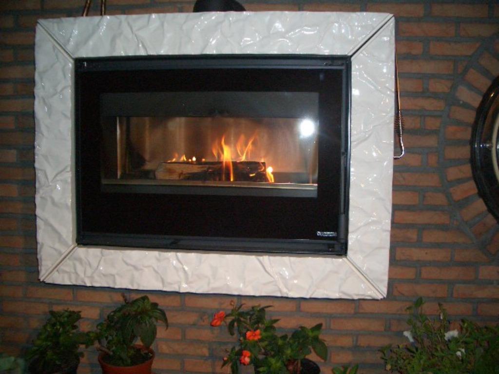 haard hout Italiaans design met grote witte keramieken kader, Ophalen, Zo goed als nieuw, Houthaard