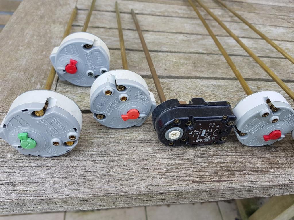 Thermostaat en verwarmingselementen, Ophalen, Zo goed als nieuw