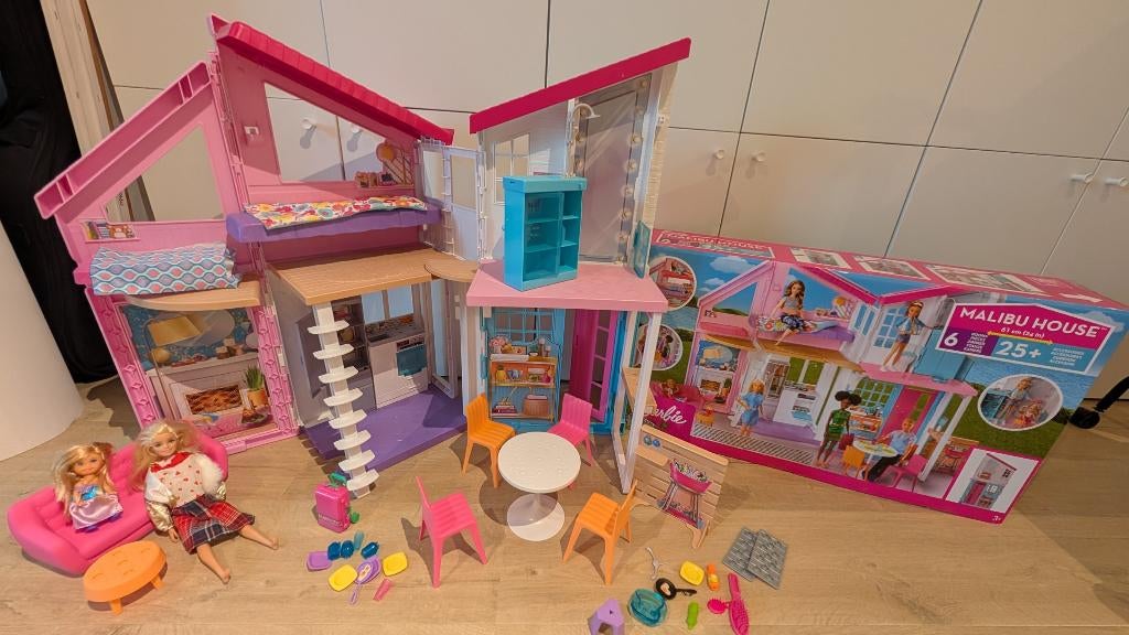 Barbie Collectie 40 poppen,Dreamcamper,Malibu & Magic house, Kinderen en Baby's, Speelgoed | Poppen, Ophalen, Zo goed als nieuw