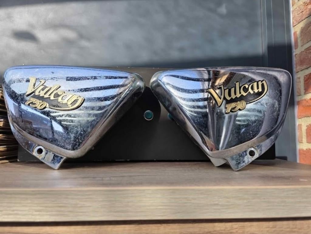 Caches latéraux Kawasaki Vulcan (set) d'origine, Enlèvement