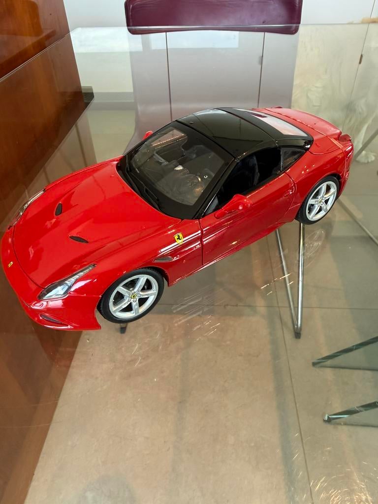 Ferrari California T 1:18 sans. Boite, Hobby & Loisirs créatifs, Voitures miniatures | 1:18, Enlèvement ou Envoi, Comme neuf, Voiture