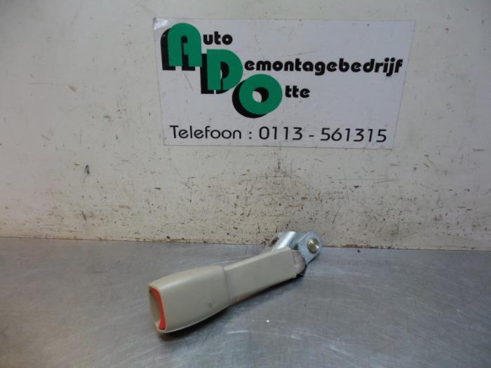 Insertion ceinture de sécurité arrière gauche d'un Cadill, Autos : Pièces & Accessoires, Habitacle & Garnissage, Cadillac, Utilisé