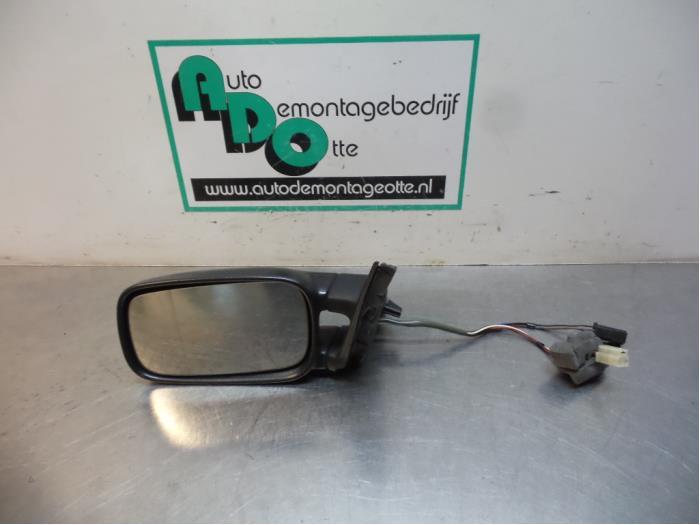 Buitenspiegel links van een Volkswagen Passat (Passat 88-), Gebruikt, -, Volkswagen, -