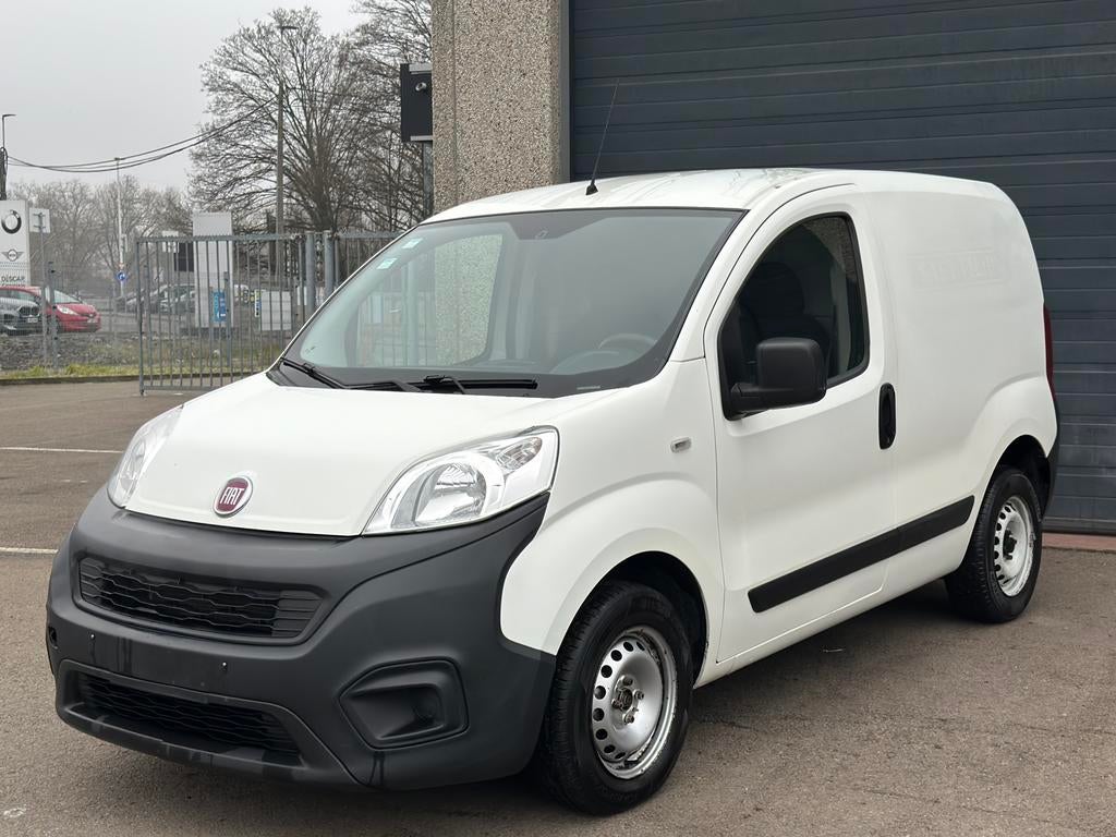 Fiat Fiorino 1.3Diesel Euro6b 1st eigenaar klaar registratie, Auto's, Stof, Euro 6, Wit, Bedrijf