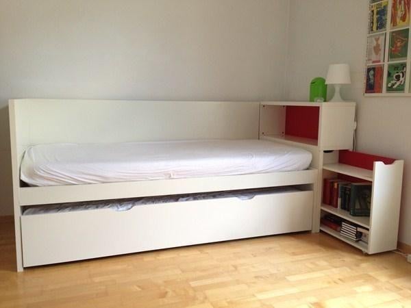 IKEA Odda/Flaxa logeerbed in wit in zeer goede staat, Huis en Inrichting, Ophalen, Verstelbaar, 90 cm, Wit