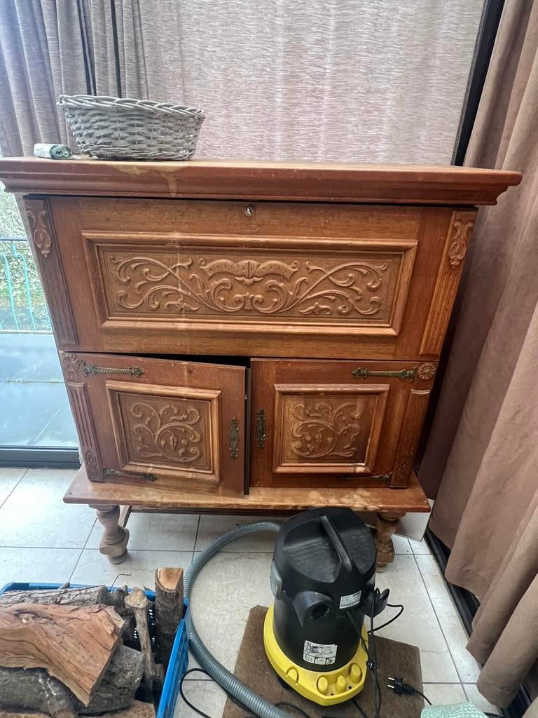 Kast Gratis op te halen te Lennik, Ophalen, Zo goed als nieuw