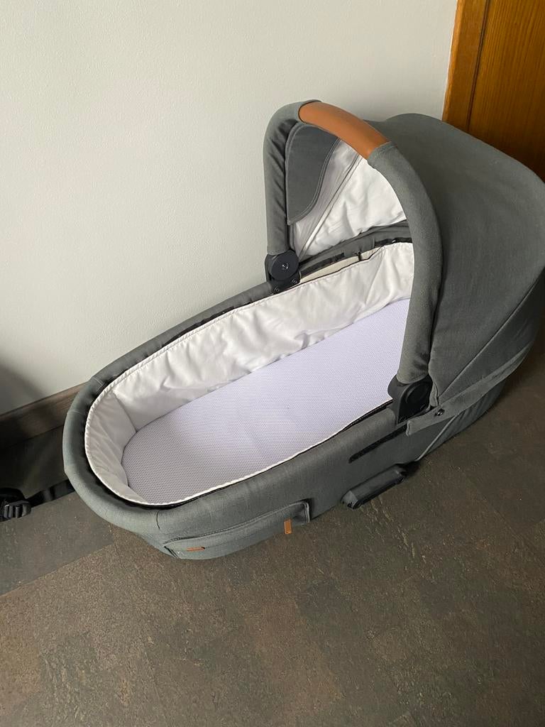 Mutsy bedje, Ophalen, Zo goed als nieuw, Mutsy