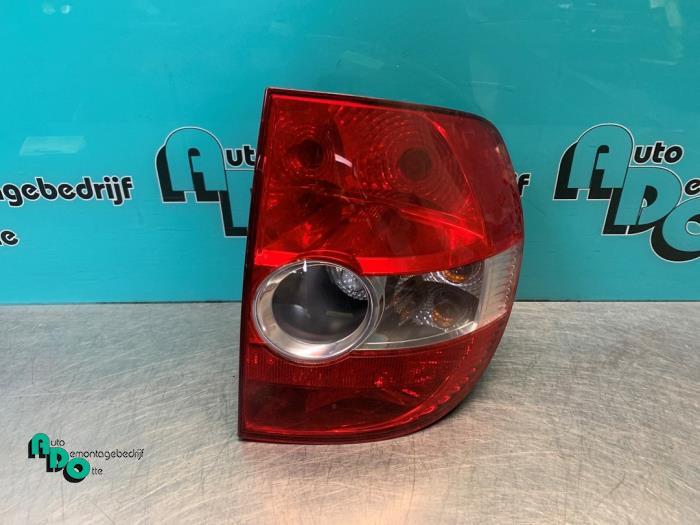 Feu arrière droit d'un Volkswagen Fox (Fox 05-), Autos : Pièces & Accessoires, Éclairage, Volkswagen, Utilisé, 3 mois de garantie