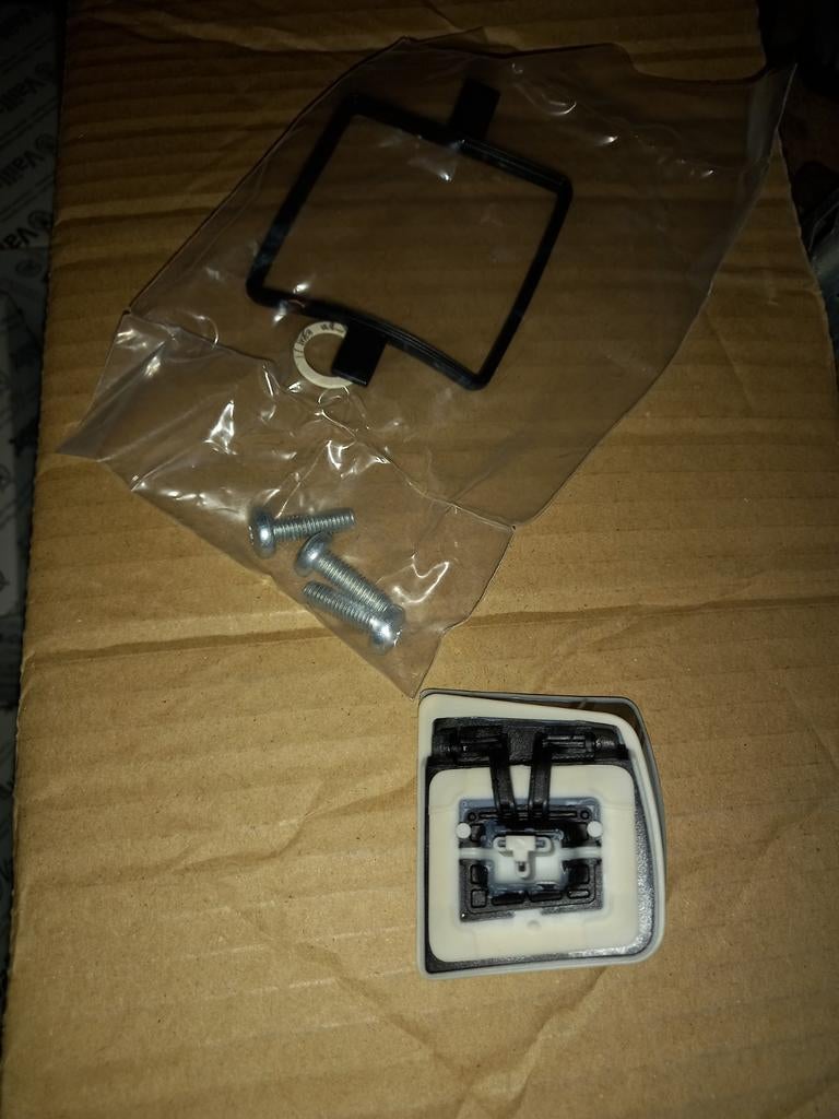 lot 48 clapet anti retour vaillant neuf, Enlèvement