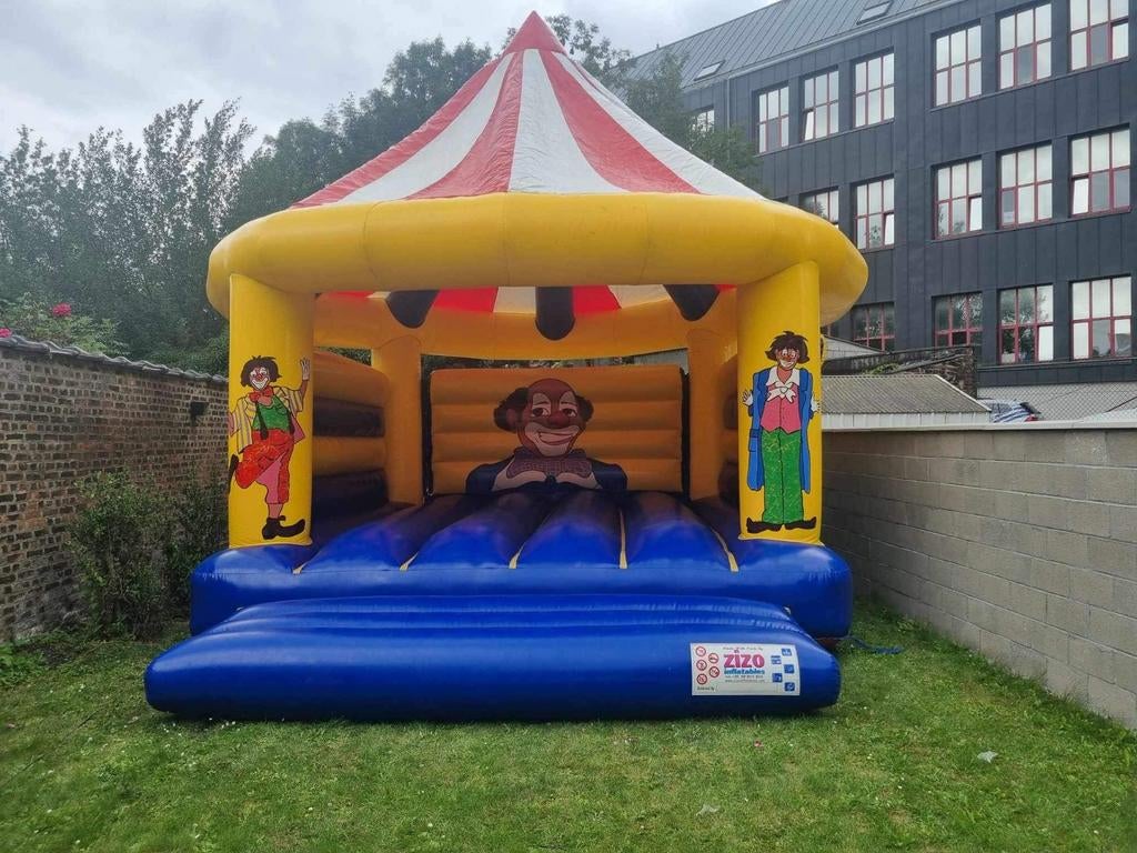 Château gonflable cirque