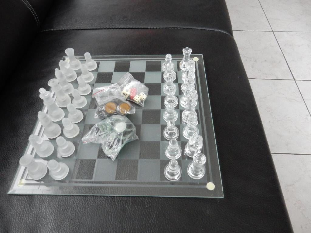 Glazen schaakspel, Ophalen