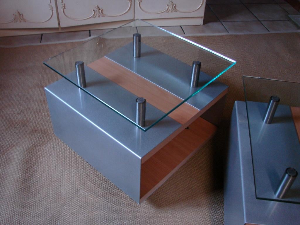 2 bijzet en/of nachttafeltjes: design  op wieltjes, Ophalen, Minder dan 55 cm, Design  op wieltjes, Vierkant