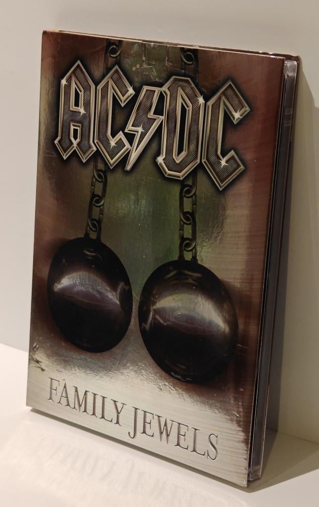 AC/DC Family Jewels 2‑DVD Set 40 clips zeldzame tv‑optredens, Enlèvement ou Envoi, Tous les âges, Coffret, Comme neuf