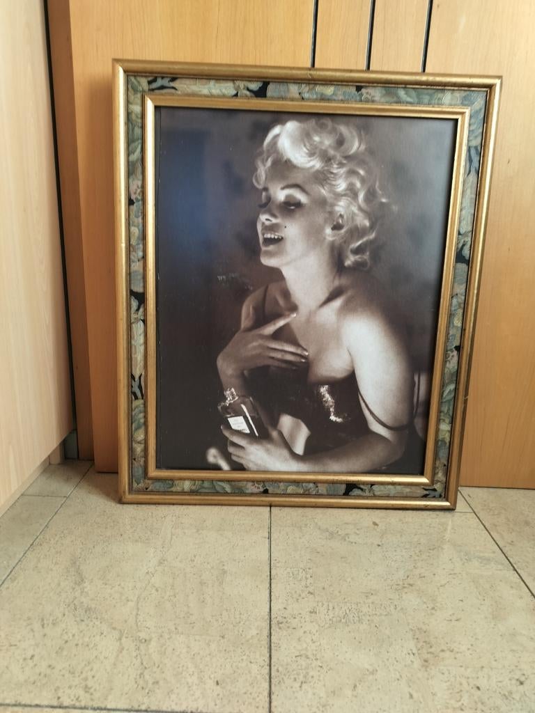 Fotografie Marilyn Monroe, Ophalen