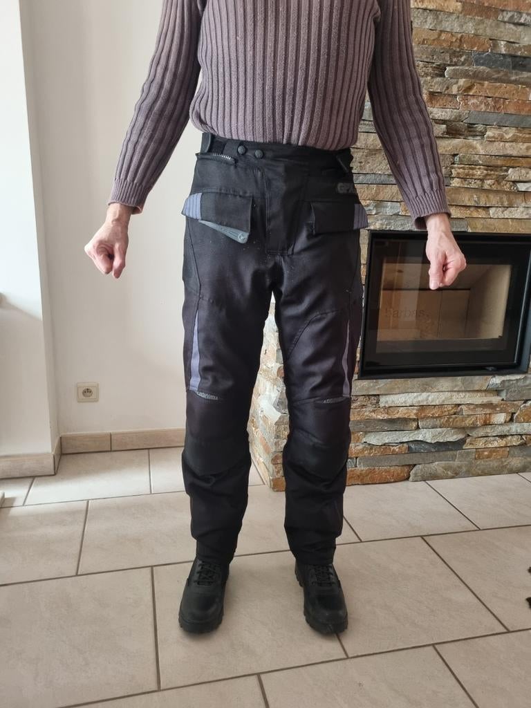 Pantalon de moto assorti à un gilet rétro bleu taille 48/28, Motos, Enlèvement