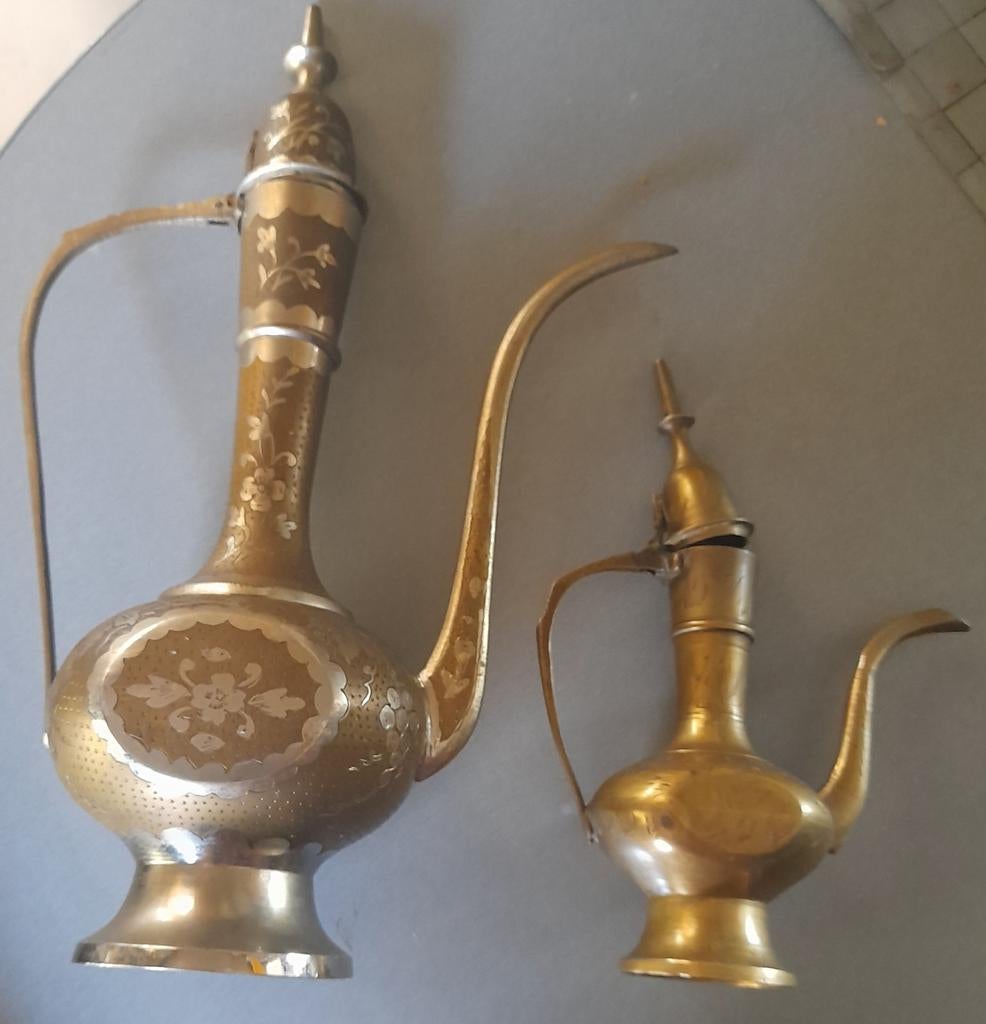 2 vintage antieke koperen kruiken uit India, Antiek en Kunst, Antiek | Brons en Koper, Ophalen of Verzenden, Koper
