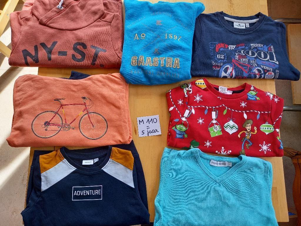 Pulls en parfait état pour garçon, taille 110/5 ans, Enfants & Bébés, Enlèvement ou Envoi, Comme neuf, Taille 110