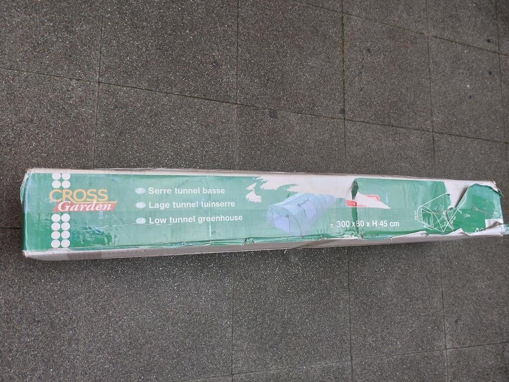 Serre de jardin tunnel, Serre