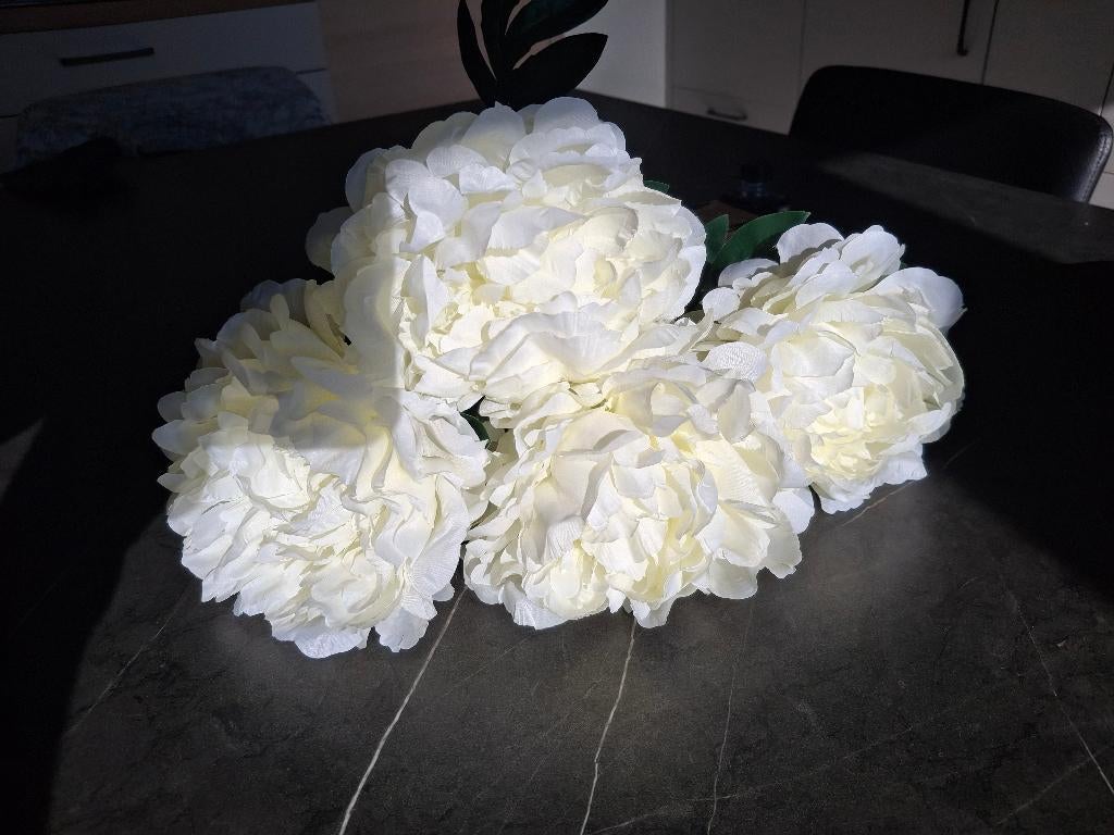 Prachtig boeket van 4 grote kunstmatige witte pioenrozen, Ophalen of Verzenden, Zo goed als nieuw, Binnen