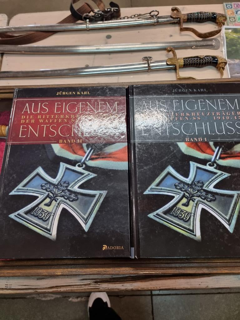 Livres Knight's Cross Bearers, Enlèvement