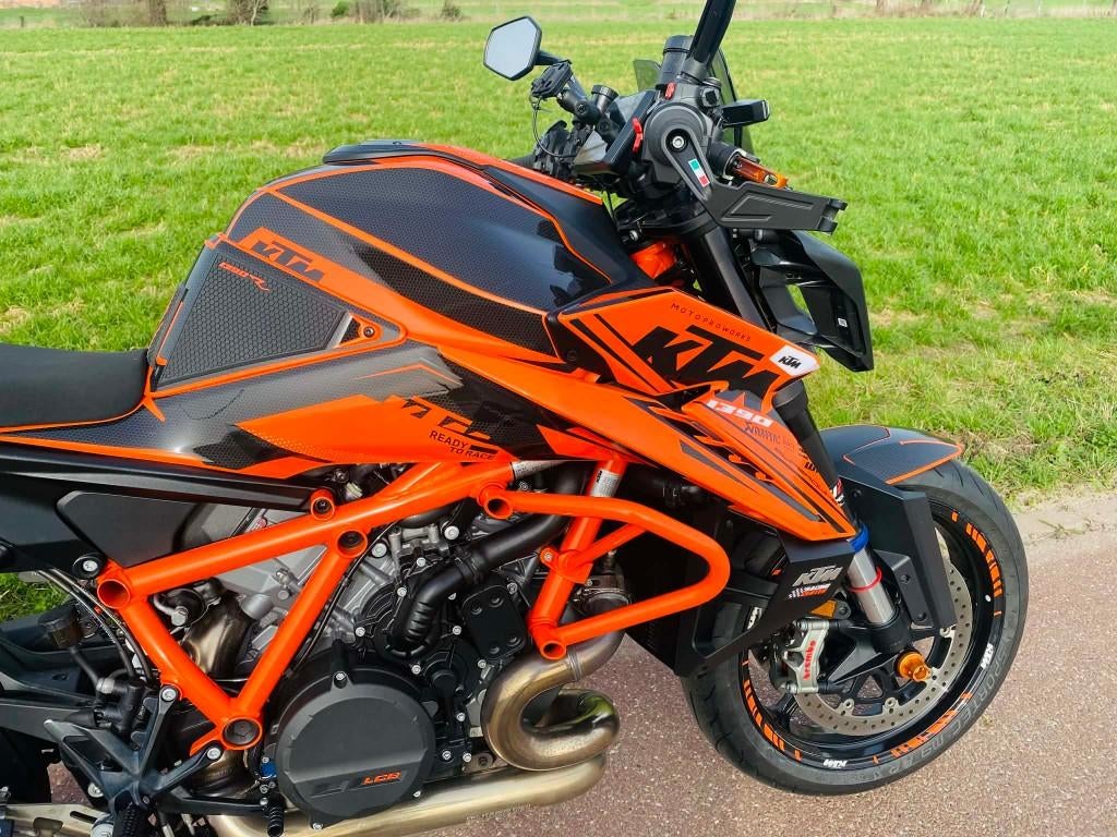 KTM Superduke 1390 EVO, Motos, Permis Moto A, Plus de 35 kW, 2 cylindres, Contrôle de traction
