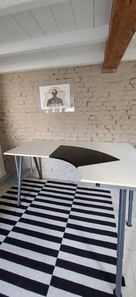 Hoekbureau Ikea, Enlèvement, Réglable en hauteur, Utilisé