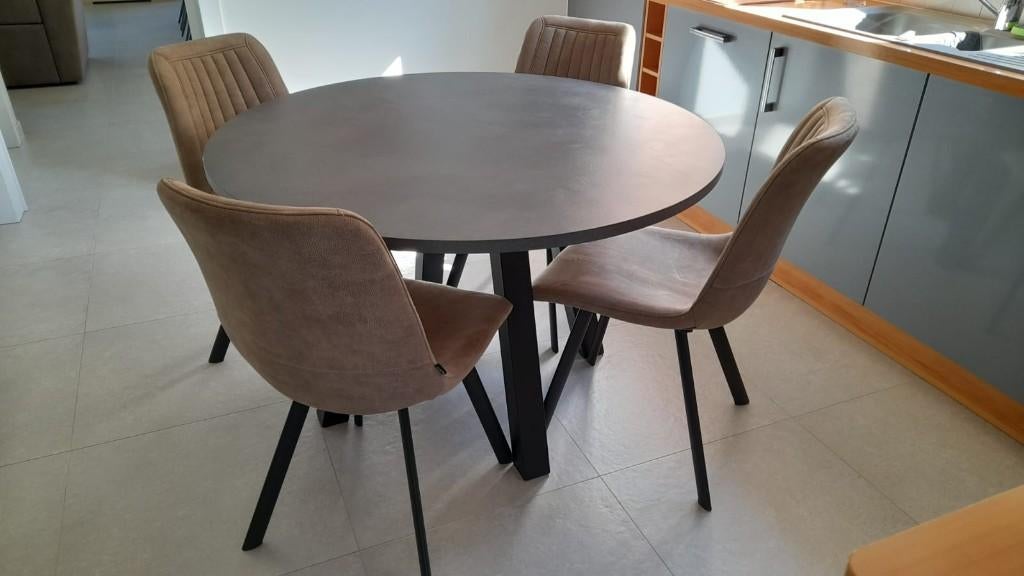 Tafel, Huis en Inrichting, Tafels | Eettafels, Ophalen, Kunststof, Rond, Zo goed als nieuw