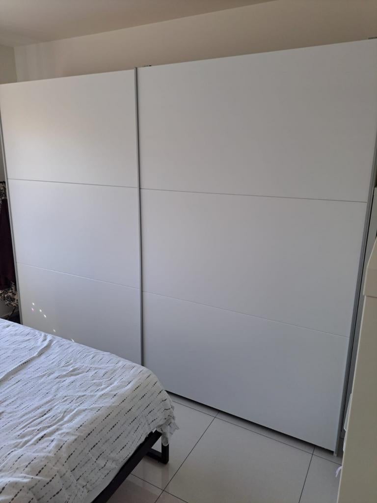 Kleerkast met schuifdeuren, in perfecte staat. Kleur wit8, Huis en Inrichting, Ophalen