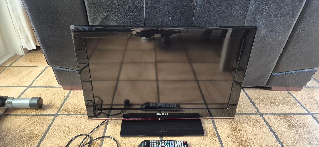 Samsung LCD tv 32 inch + eventueel Tv kastje, TV, Hi-fi & Vidéo, Télévisions, 50 Hz, LCD, Enlèvement, Samsung