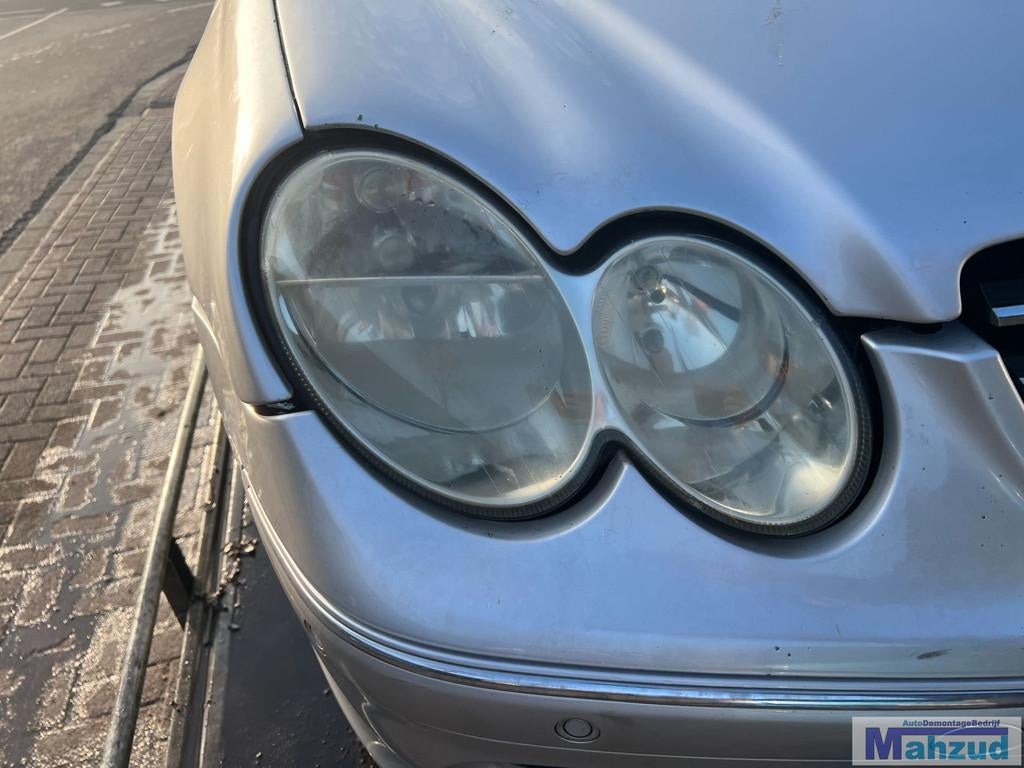 MERCEDES CLK W209 rechts koplamp 2002-2009, Gebruikt, Mercedes-Benz AG, Mercedes-Benz, Mercedesstrasse 120
70372  Stuttgart, DE