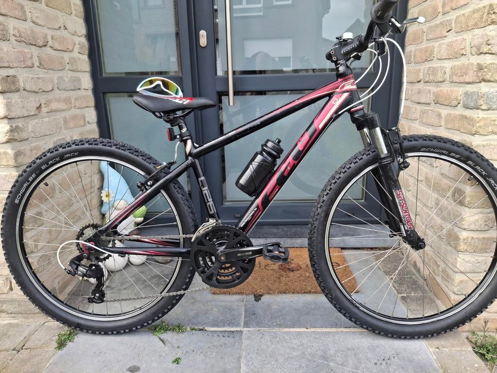 VTT  FELT Jeunes 26 pouces-8-10 jr140-160cm total RENOUVELÉ, Vélos & Vélomoteurs, Vélos | Garçons, Utilisé, 26 pouces ou plus