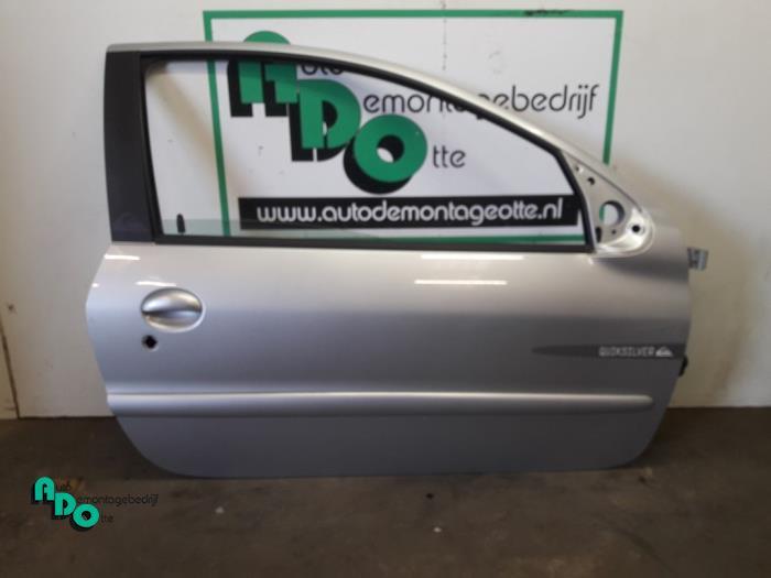 Portier 2Deurs rechts van een Peugeot 206 (206 98-) (EZRC), Gebruikt, -, Deur, -