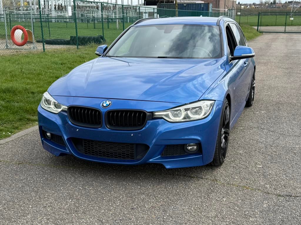 BMW 320d x, Autos, BMW, Particulier, Série 3, 4x4, Diesel, Euro 6, Break, 5 portes, Automatique, Bleu, Noir, Alcantara, Quatre roues motrices / 4X4