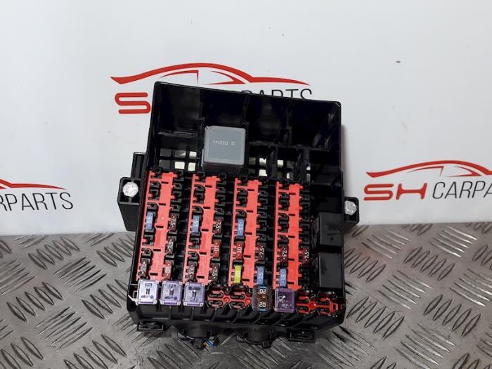 Boîte à fusibles d'un Ford Fiesta, -, -, -, Enlèvement ou Envoi