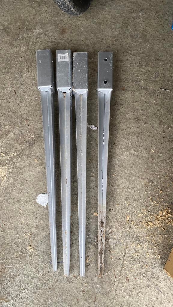 grands poteaux métalliques robustes à vendre, Bricolage & Construction, Enlèvement, Comme neuf