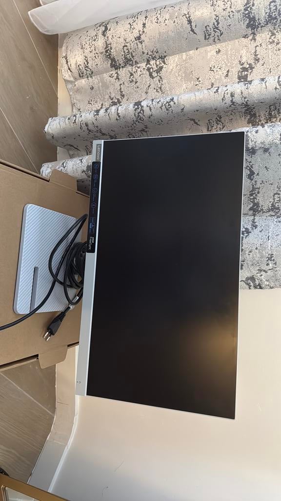 Ecran Lenovo 21’45, Enlèvement, Comme neuf