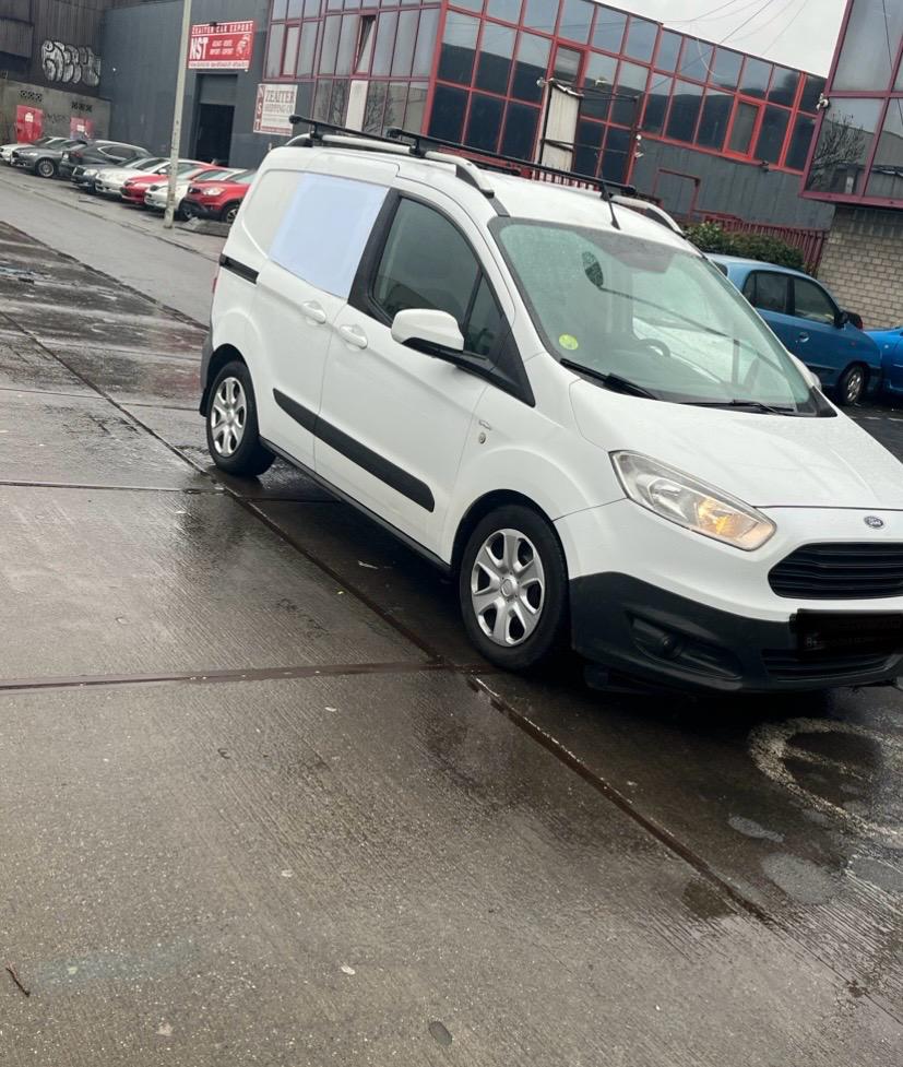 Ford Transit Courier, Autos, Camionnettes & Utilitaires, Achat, Euro 6, Diesel, Particulier