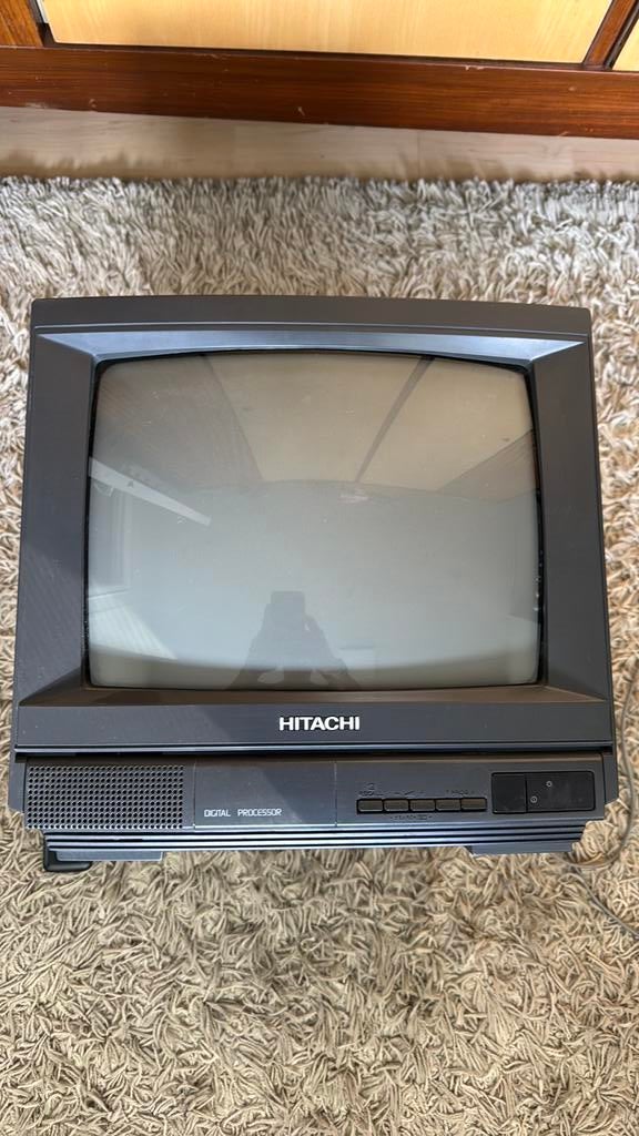 Téléviseur rétro Hitachi, Enlèvement